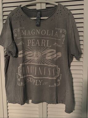 Magnolia Pearl Gray Graphic Tee with White Print